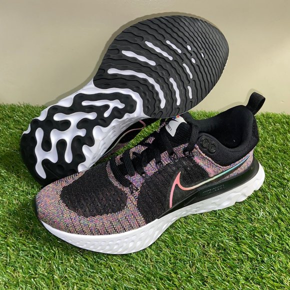 Athletic_Shoes